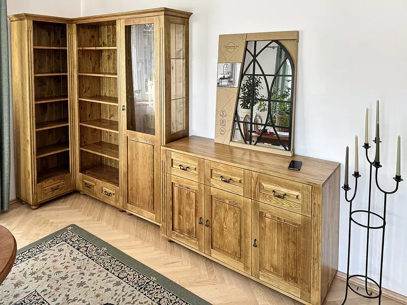 Komoda z witryną przeszkloną